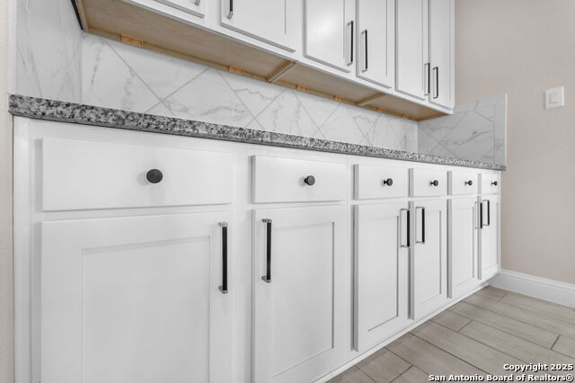 Image 19 of 49 For 4174 Garden Path