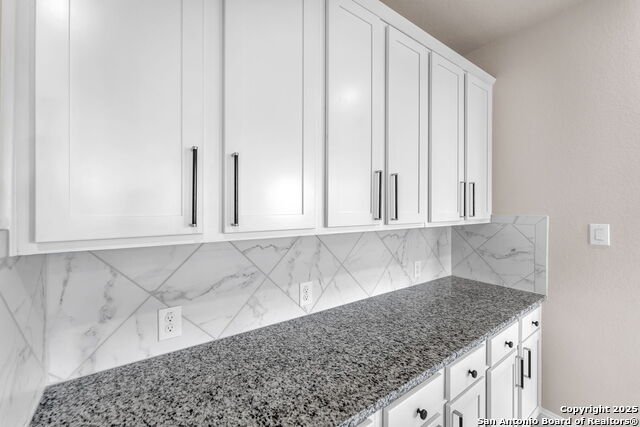 Image 20 of 49 For 4174 Garden Path