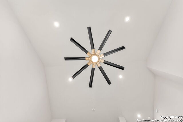 Image 36 of 49 For 4174 Garden Path