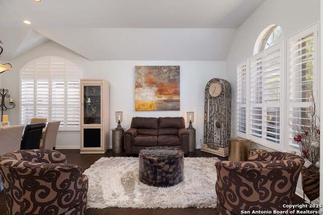 Image 15 of 22 For 914 Grassy Meadows