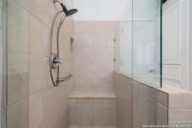 Image 9 of 22 For 914 Grassy Meadows