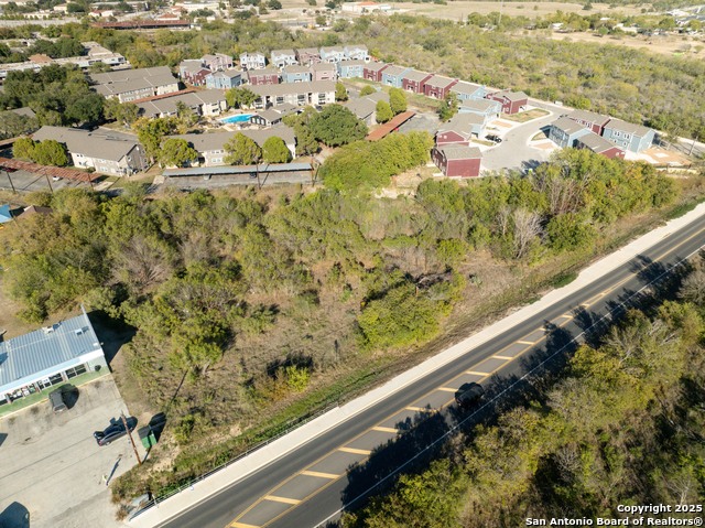 Listing photo id 9 for 300 Whitewood