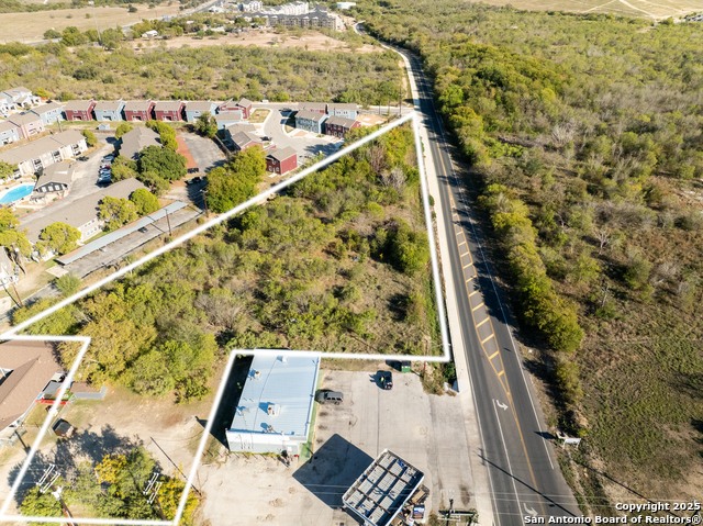 Listing photo id 0 for 300 Whitewood