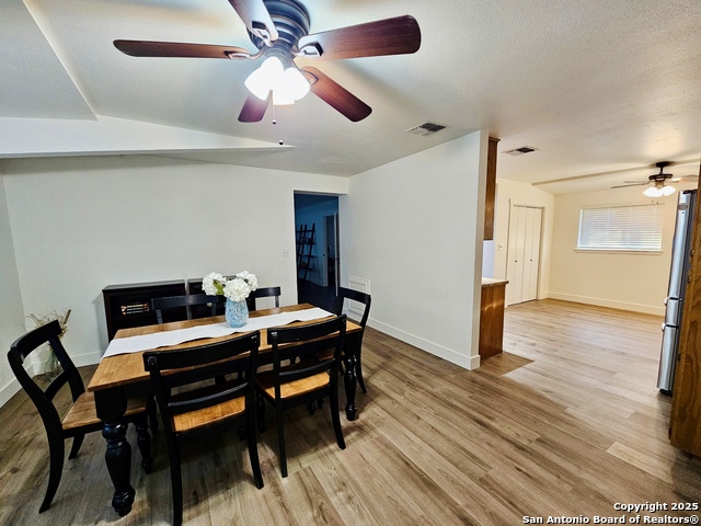 Image 13 of 34 For 1031 Shin Oak