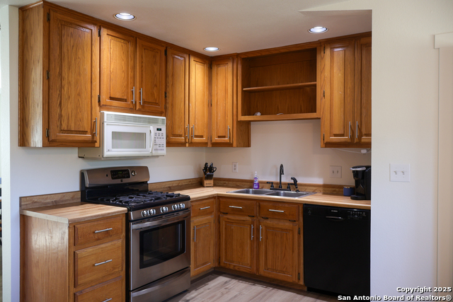 Image 16 of 34 For 1031 Shin Oak