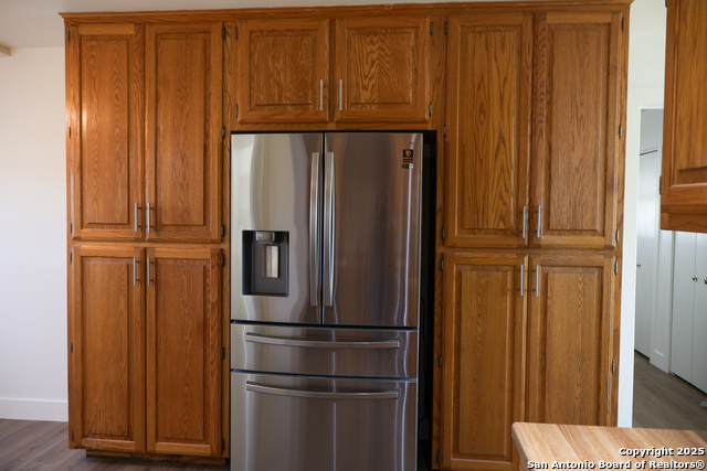 Image 17 of 34 For 1031 Shin Oak