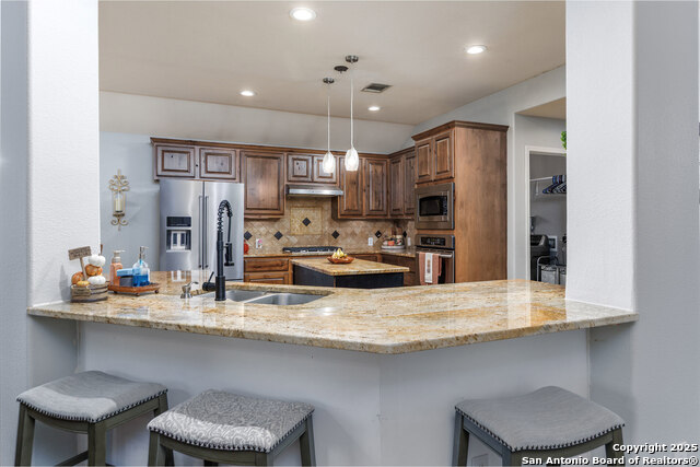 Listing photo id 22 for 9026 Colfax  