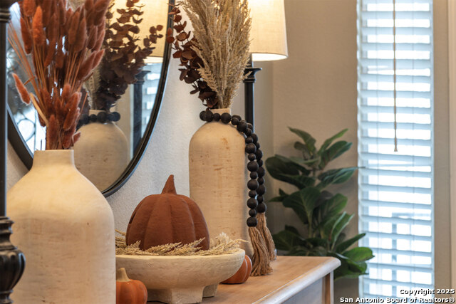 Listing photo id 6 for 9026 Colfax  