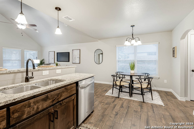 Image 20 of 28 For 1316 Cedar Bend