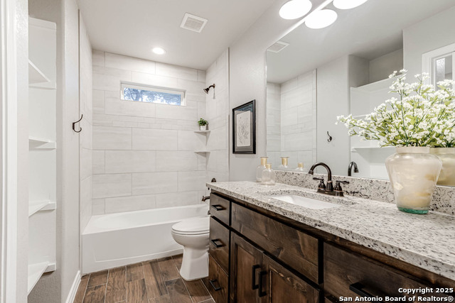 Image 23 of 28 For 1316 Cedar Bend