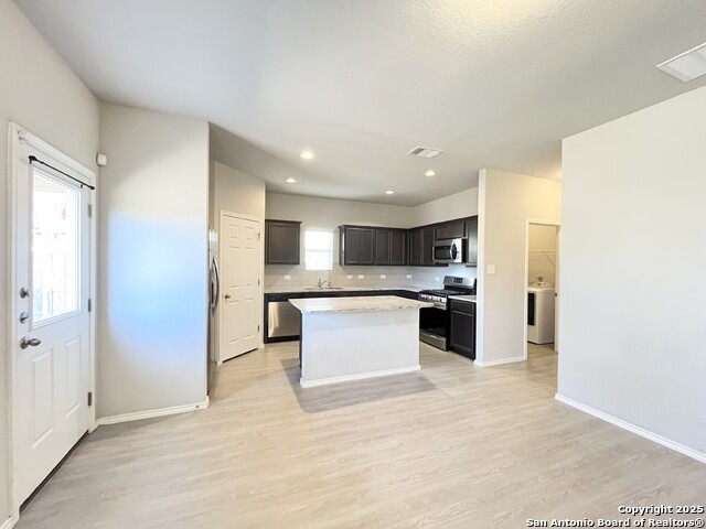 Image 15 of 47 For 15167 Dione Bend