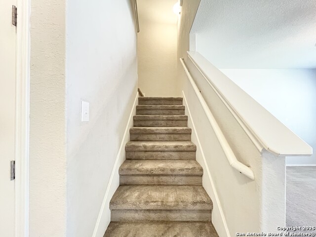 Image 21 of 47 For 15167 Dione Bend