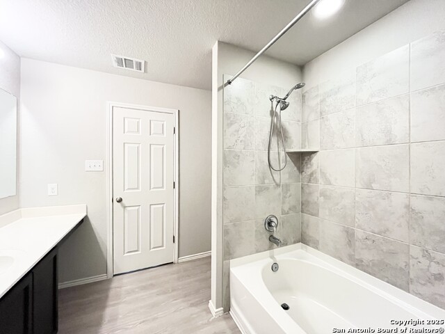 Image 26 of 47 For 15167 Dione Bend