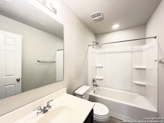 Image 34 of 47 For 15167 Dione Bend