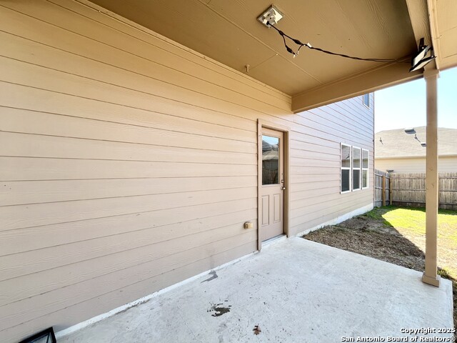 Image 37 of 47 For 15167 Dione Bend