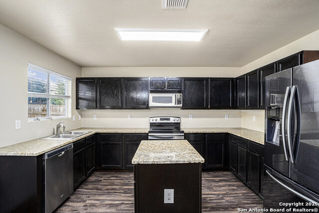 Image 12 of 25 For 7911 Maple Leaf