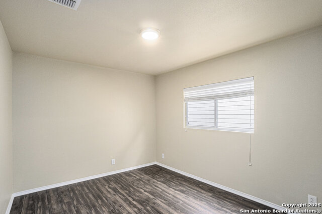 Image 15 of 25 For 7911 Maple Leaf