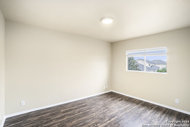 Image 20 of 25 For 7911 Maple Leaf