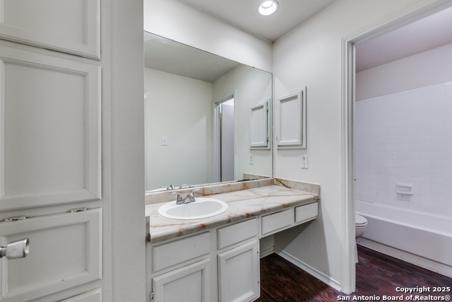 Image 15 of 25 For 8402 Cranberry Hill