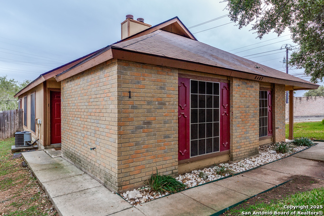 Image 23 of 25 For 8402 Cranberry Hill