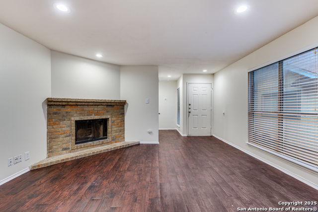 Image 4 of 25 For 8402 Cranberry Hill