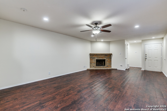 Image 5 of 25 For 8402 Cranberry Hill