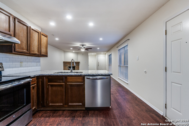 Image 7 of 25 For 8402 Cranberry Hill