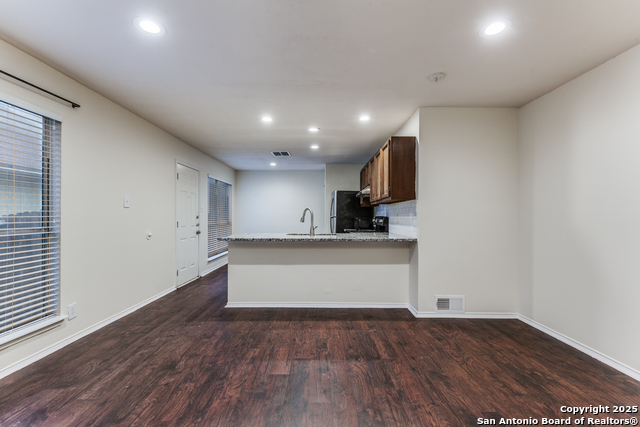 Image 9 of 25 For 8402 Cranberry Hill