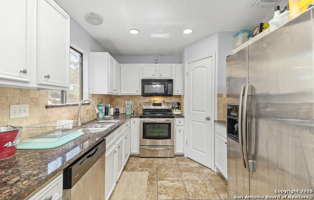 Image 3 of 9 For 829 Garden Meadow