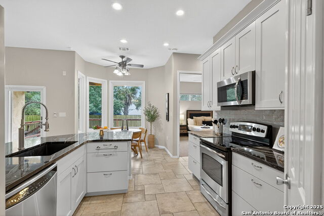 Image 15 of 39 For 9918 Scenic View