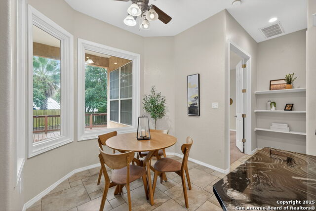 Image 17 of 39 For 9918 Scenic View