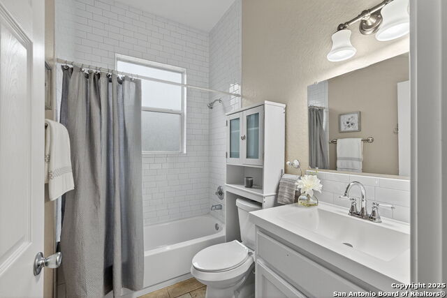 Image 28 of 39 For 9918 Scenic View