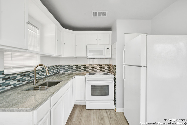 Image 11 of 24 For 140 Glenarm