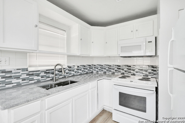 Image 12 of 24 For 140 Glenarm