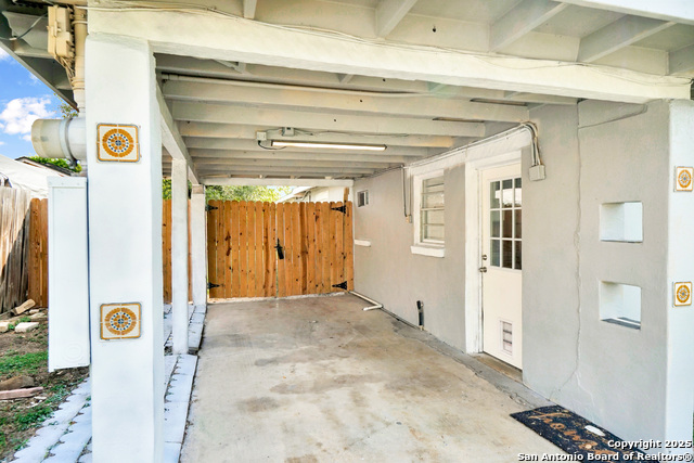 Image 18 of 24 For 140 Glenarm