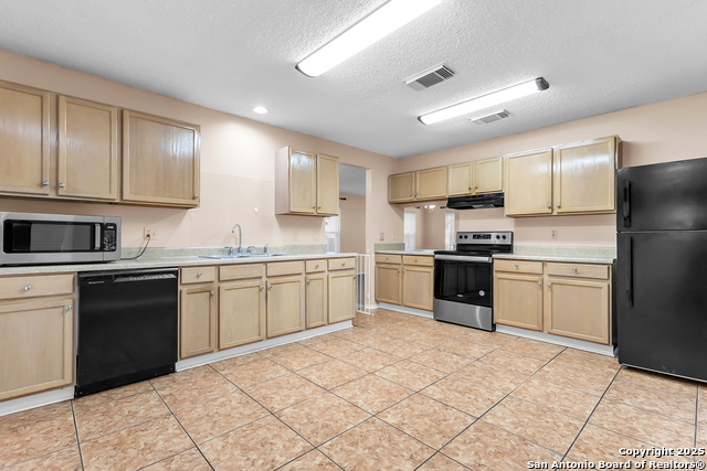 Image 8 of 26 For 6161 Border Trail Dr