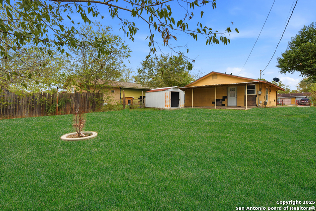 Listing photo id 16 for 5131 Little Creek