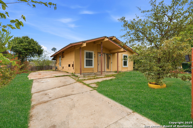 Listing photo id 0 for 5131 Little Creek