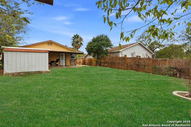 Listing photo id 18 for 5131 Little Creek