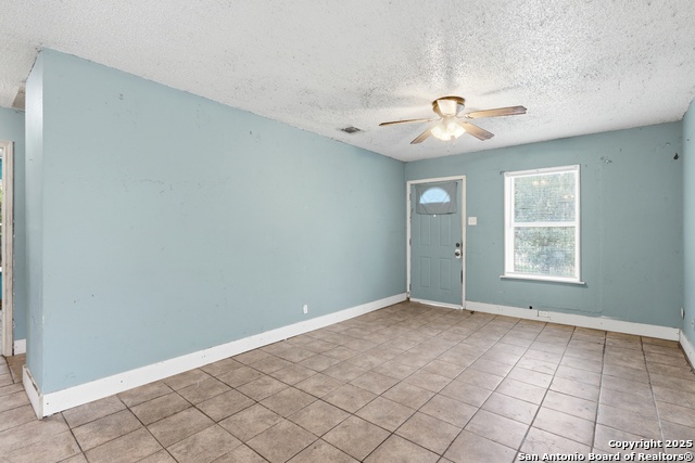 Listing photo id 4 for 5131 Little Creek