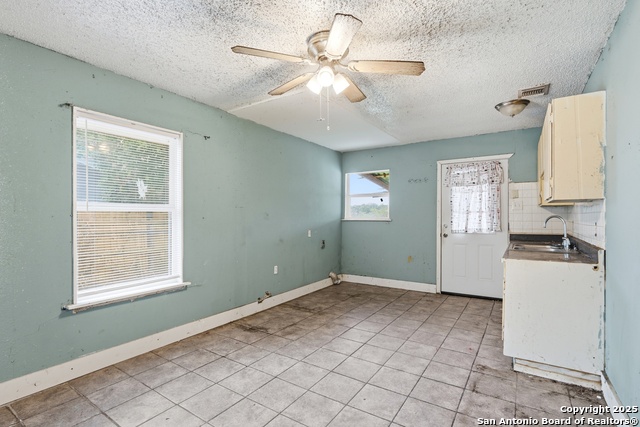 Listing photo id 5 for 5131 Little Creek