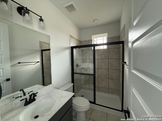 Image 20 of 25 For 539 Caliban  