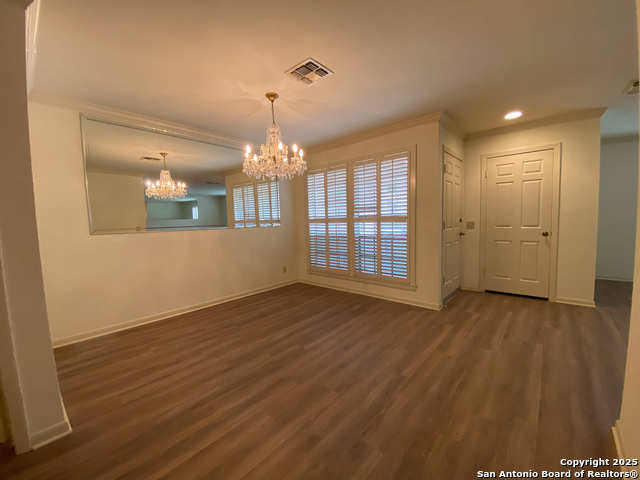 Image 14 of 34 For 165 Rampart W 205