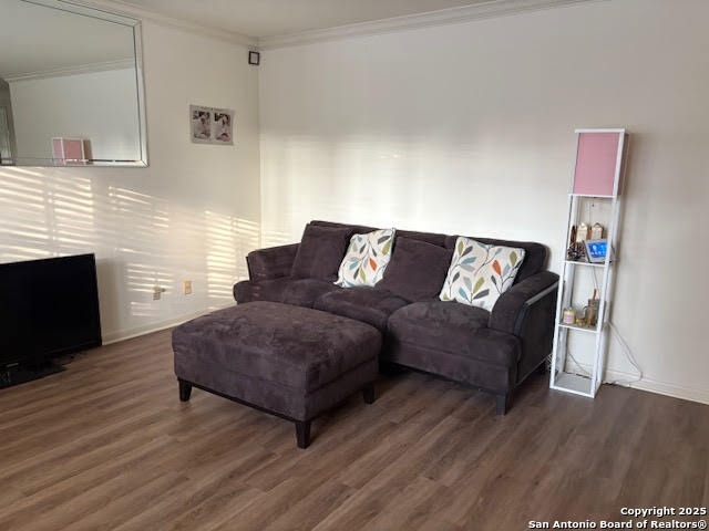 Image 16 of 34 For 165 Rampart W 205