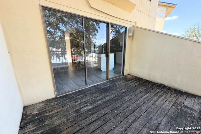 Image 11 of 34 For 8642 Fredericksburg 703