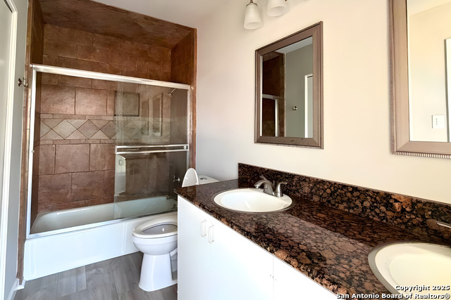 Image 30 of 34 For 8642 Fredericksburg 703