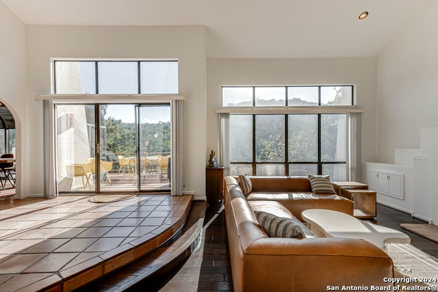 Image 9 of 44 For 1078-1081 Hillside View