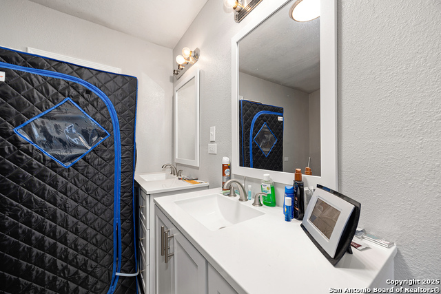 Image 11 of 30 For 425 Dreamland