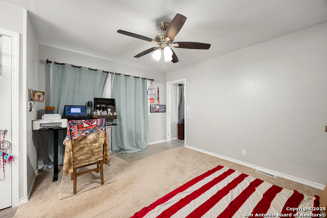 Image 15 of 30 For 425 Dreamland