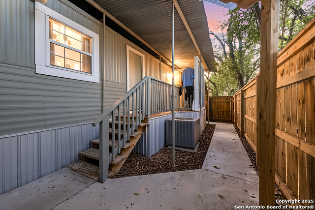 Image 17 of 30 For 425 Dreamland